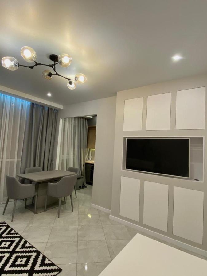 Vip Apartment In Odessa Exteriör bild