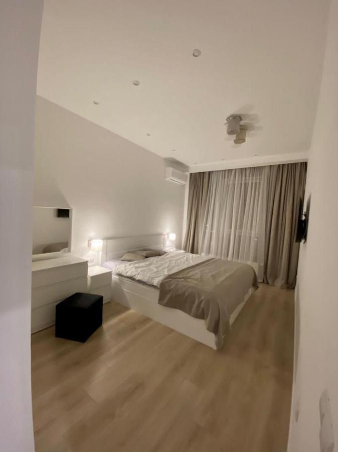 Vip Apartment In Odessa Exteriör bild