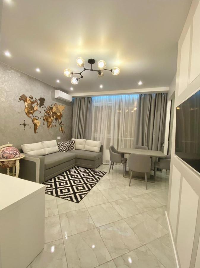 Vip Apartment In Odessa Exteriör bild