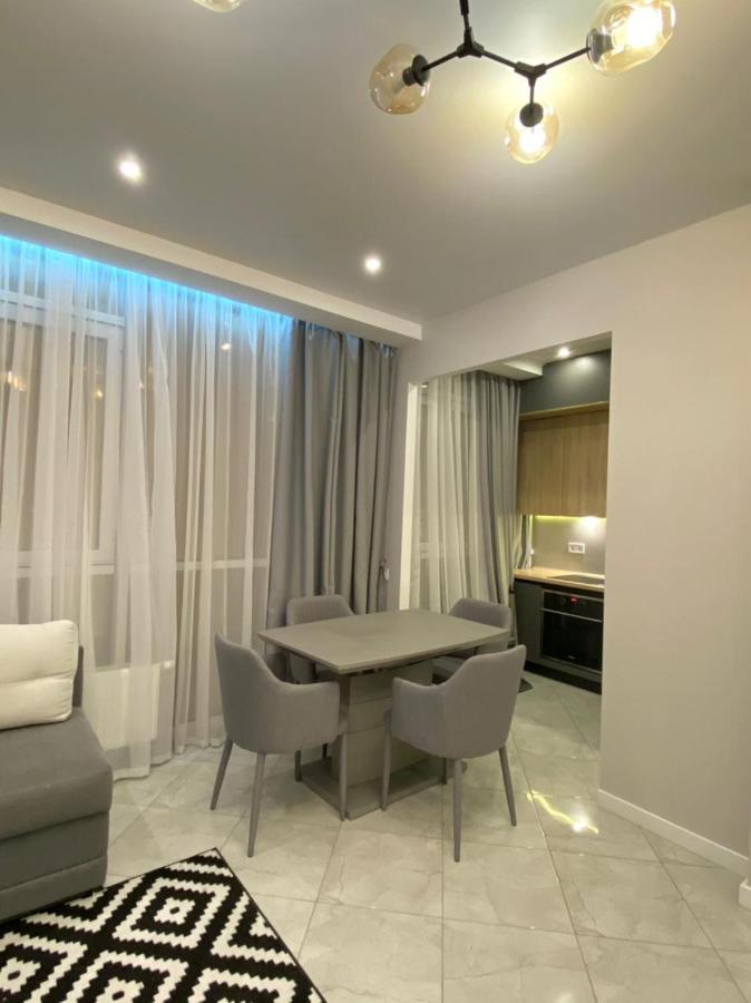Vip Apartment In Odessa Exteriör bild