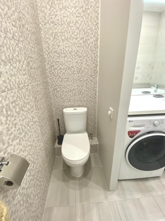 Vip Apartment In Odessa Exteriör bild