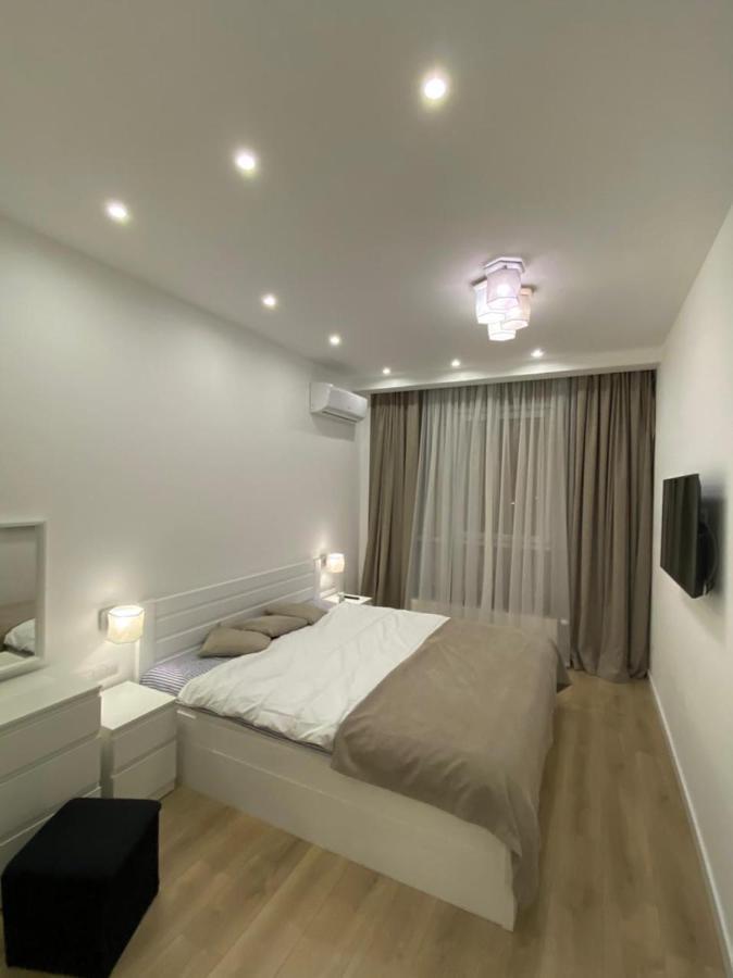 Vip Apartment In Odessa Exteriör bild
